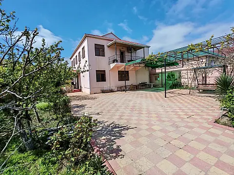 Satılır 7 otaqlı həyət evi 240 m² — Bakı 7 otaq 240.00 m²