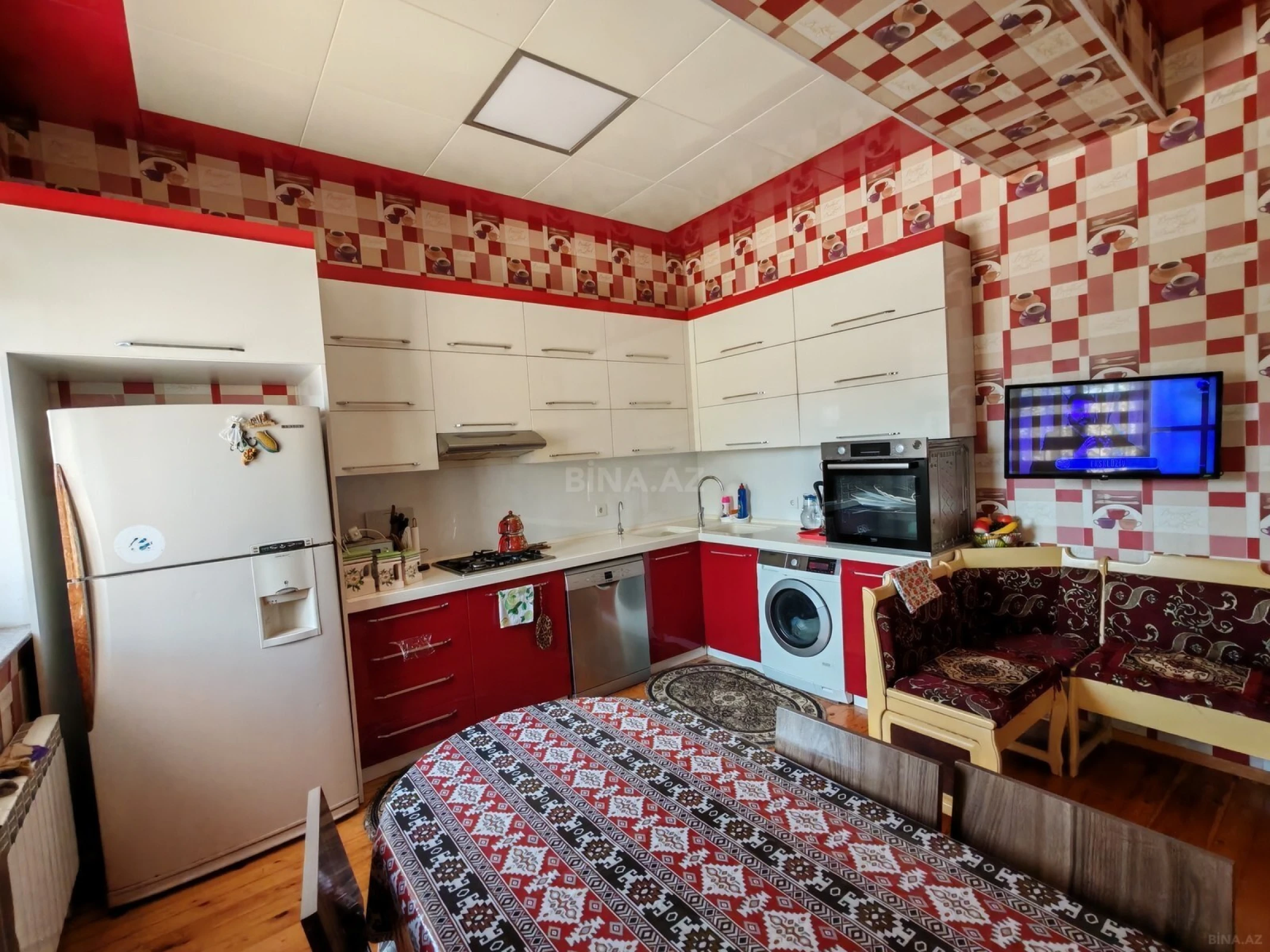 Satılır 7 otaqlı həyət evi 240 m²