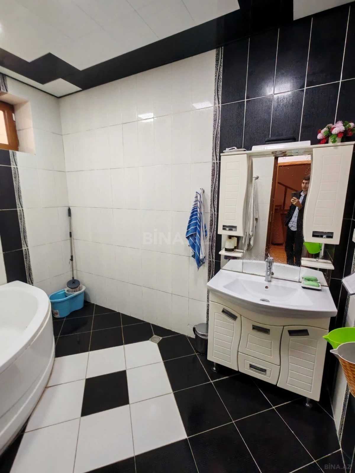 Satılır 7 otaqlı həyət evi 240 m²