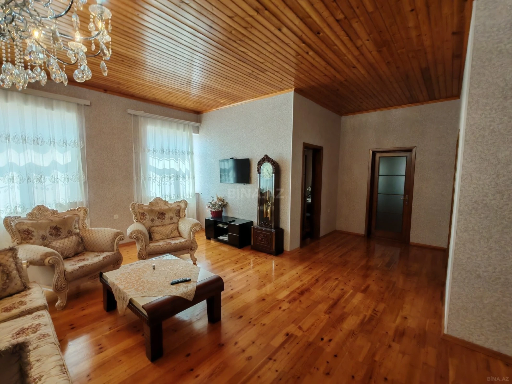 Satılır 7 otaqlı həyət evi 240 m²
