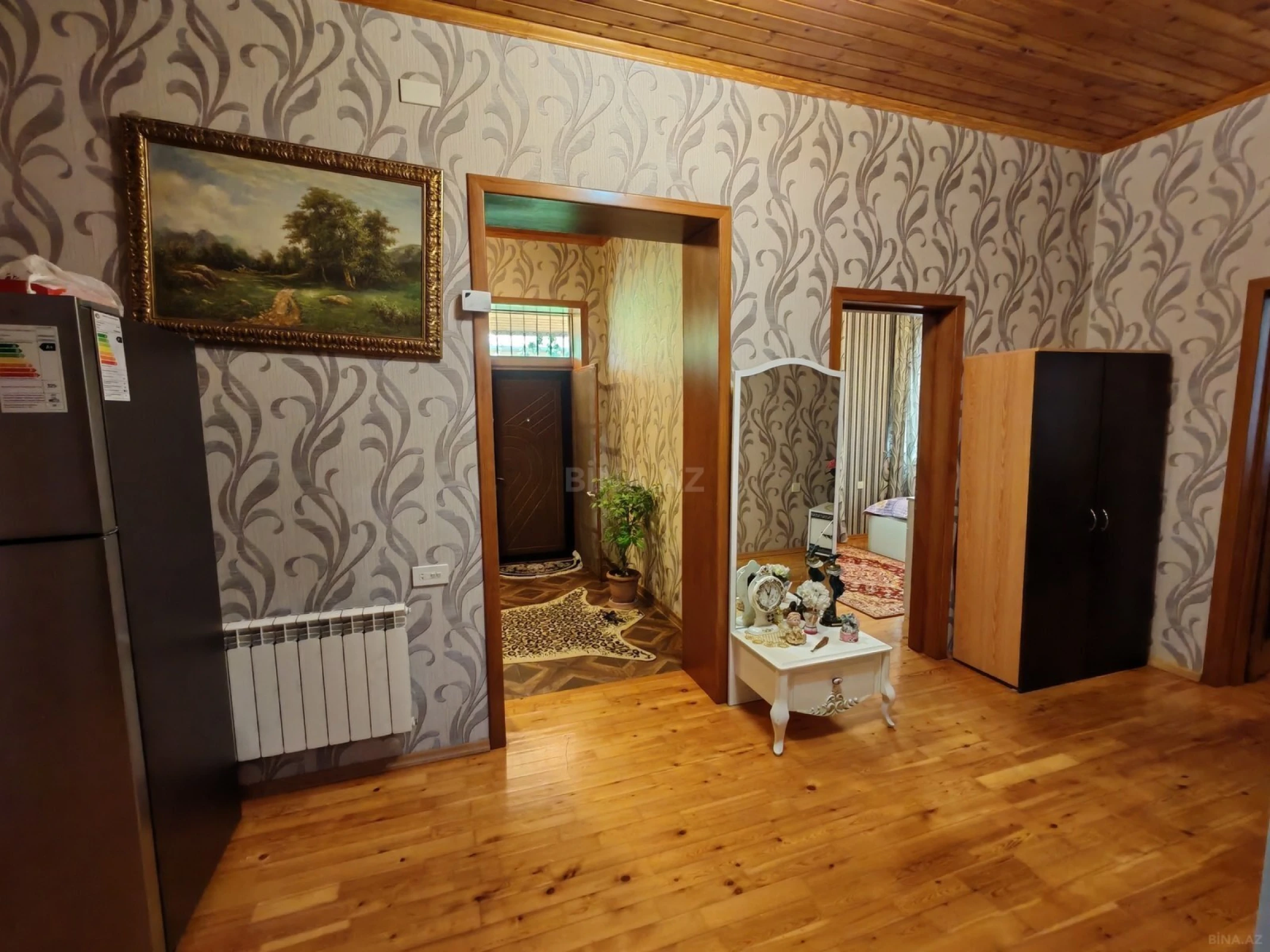 Satılır 7 otaqlı həyət evi 240 m²