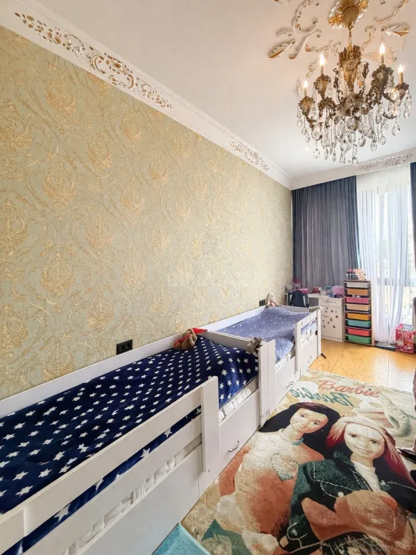 Satılır 3 otaqlı mənzil 195 m²