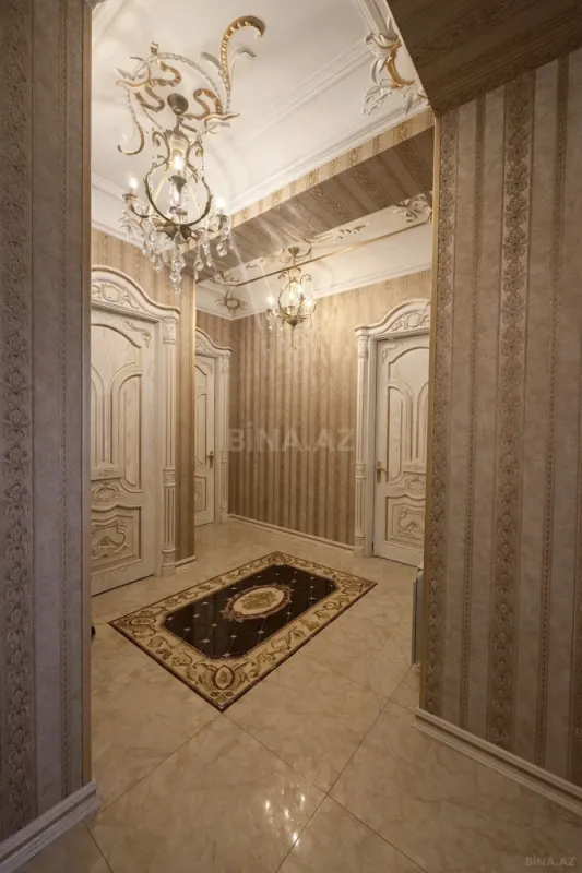 Satılır 3 otaqlı mənzil 195 m²