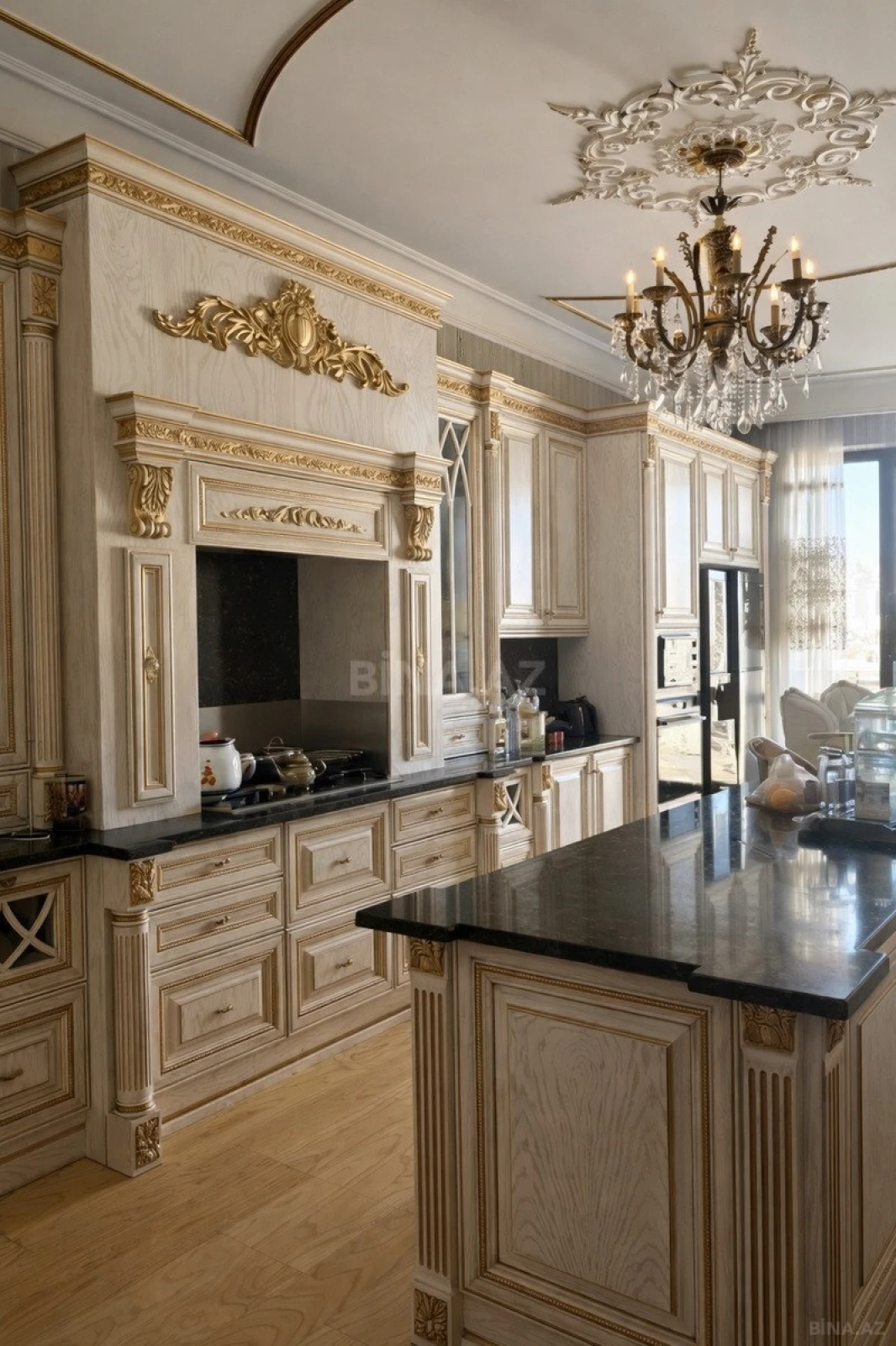 Satılır 3 otaqlı mənzil 195 m²