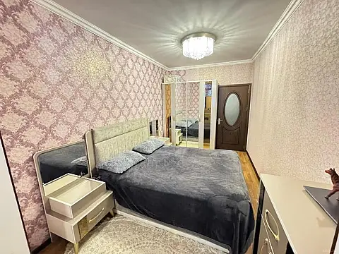 Satılır 4 otaqlı mənzil 110 m²