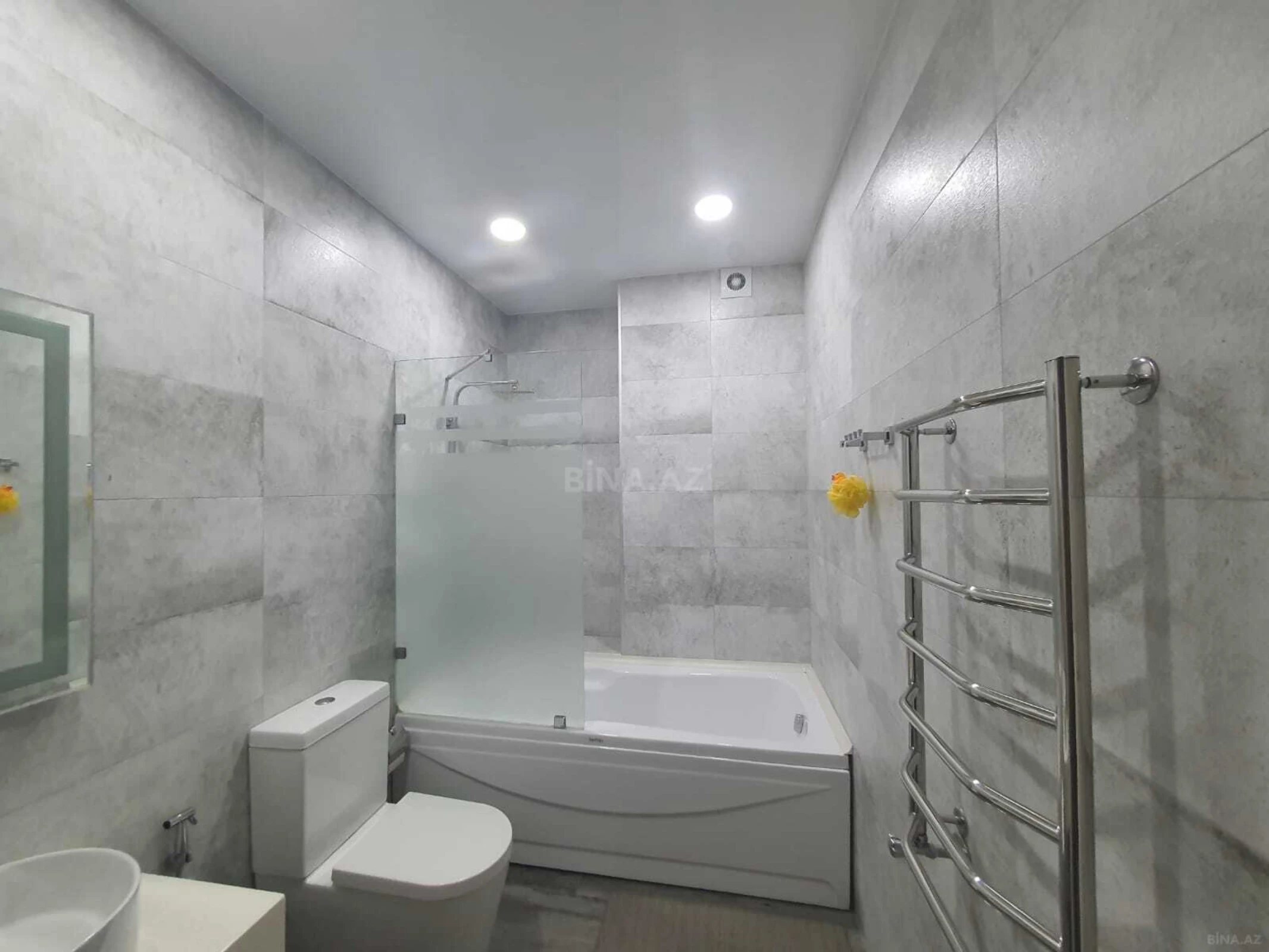 Satılır 3 otaqlı mənzil 162 m²