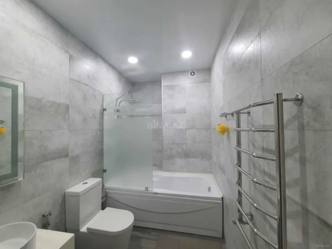 Satılır 3 otaqlı mənzil 162 m²
