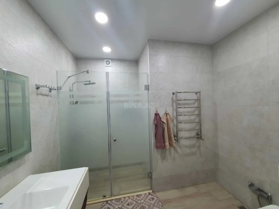 Satılır 3 otaqlı mənzil 162 m²