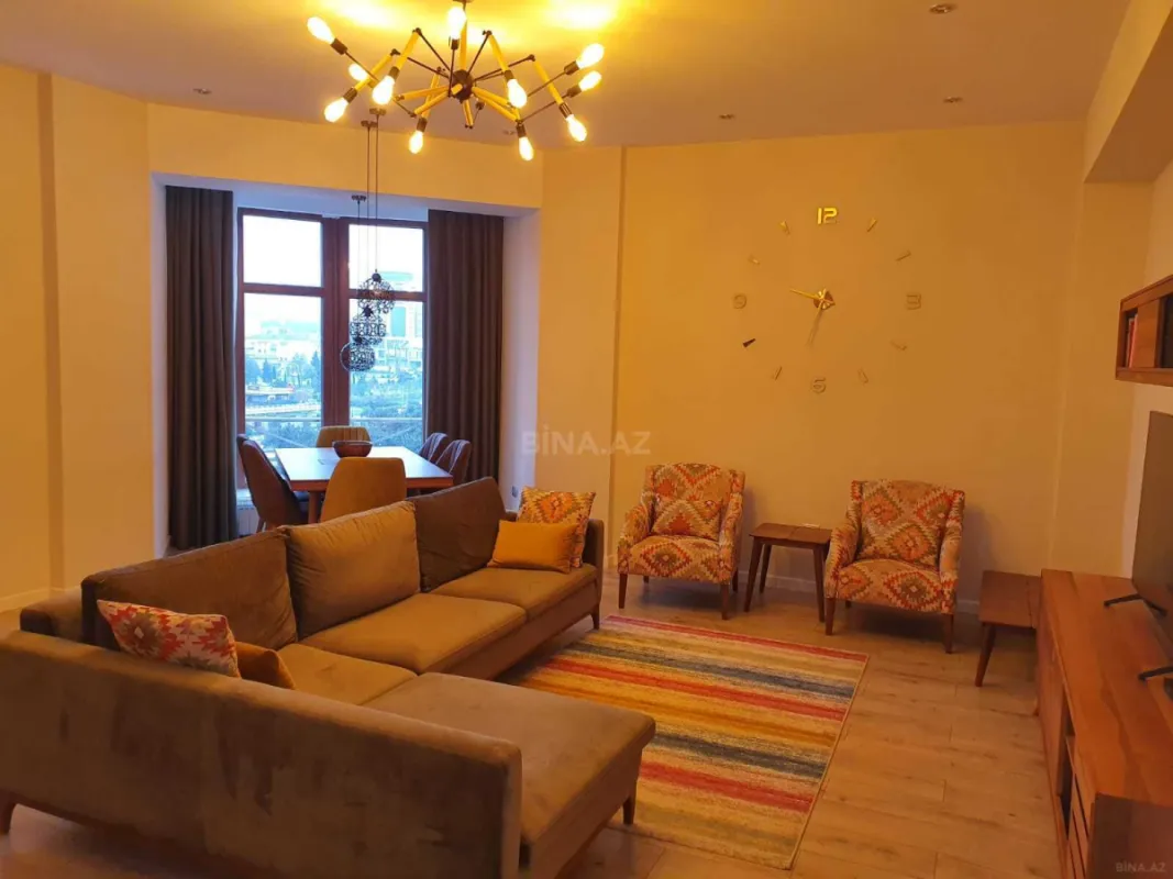 Satılır 3 otaqlı mənzil 162 m²