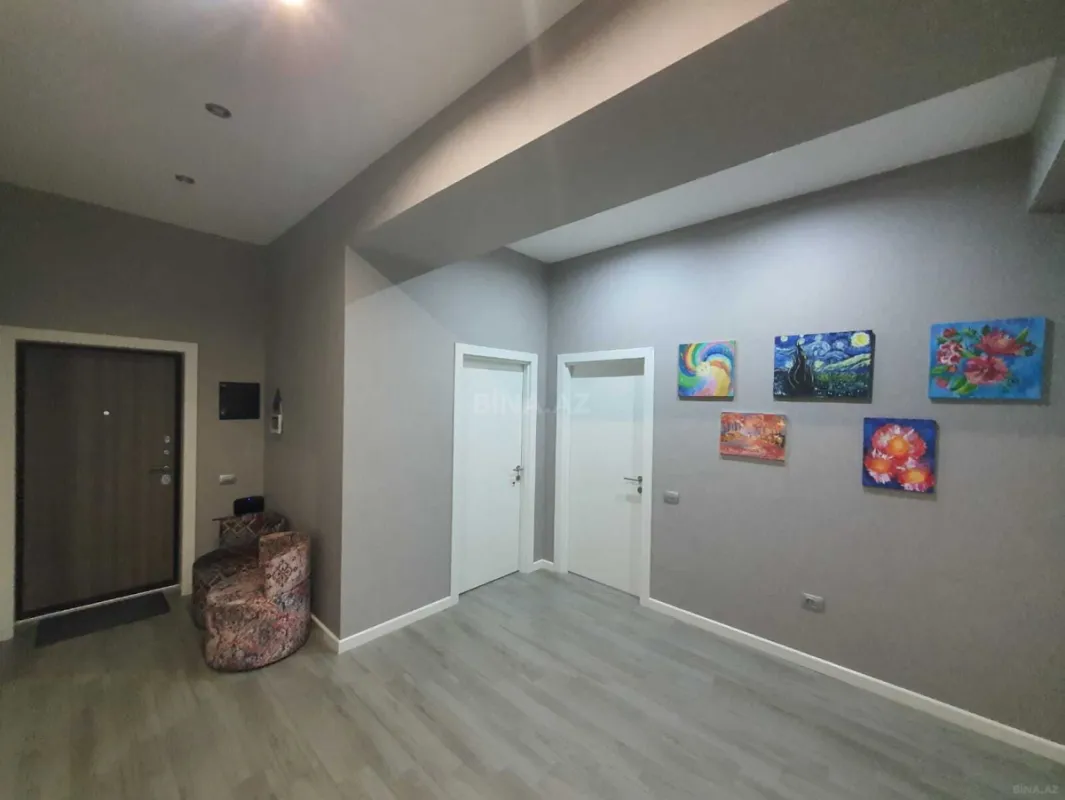 Satılır 3 otaqlı mənzil 162 m²