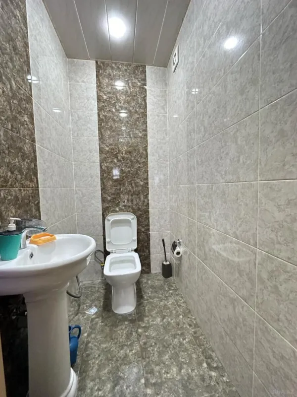 Satılır 2 otaqlı mənzil 103 m²