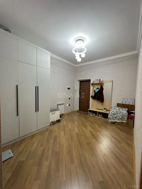 Satılır 2 otaqlı mənzil 103 m²