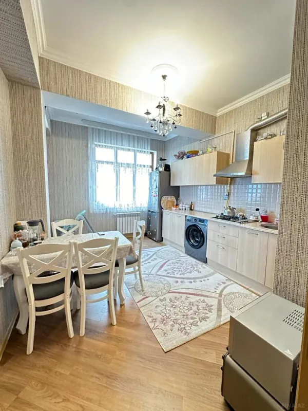 Satılır 2 otaqlı mənzil 103 m²