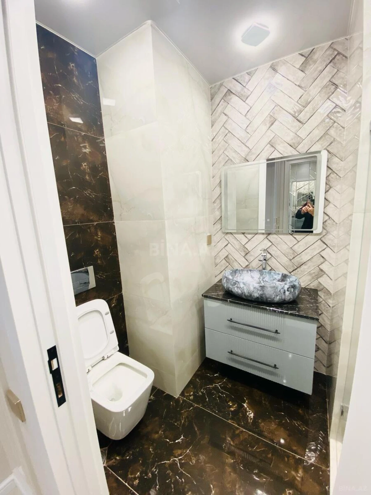 Kirayə verilir 2 otaqlı mənzil 70 m²