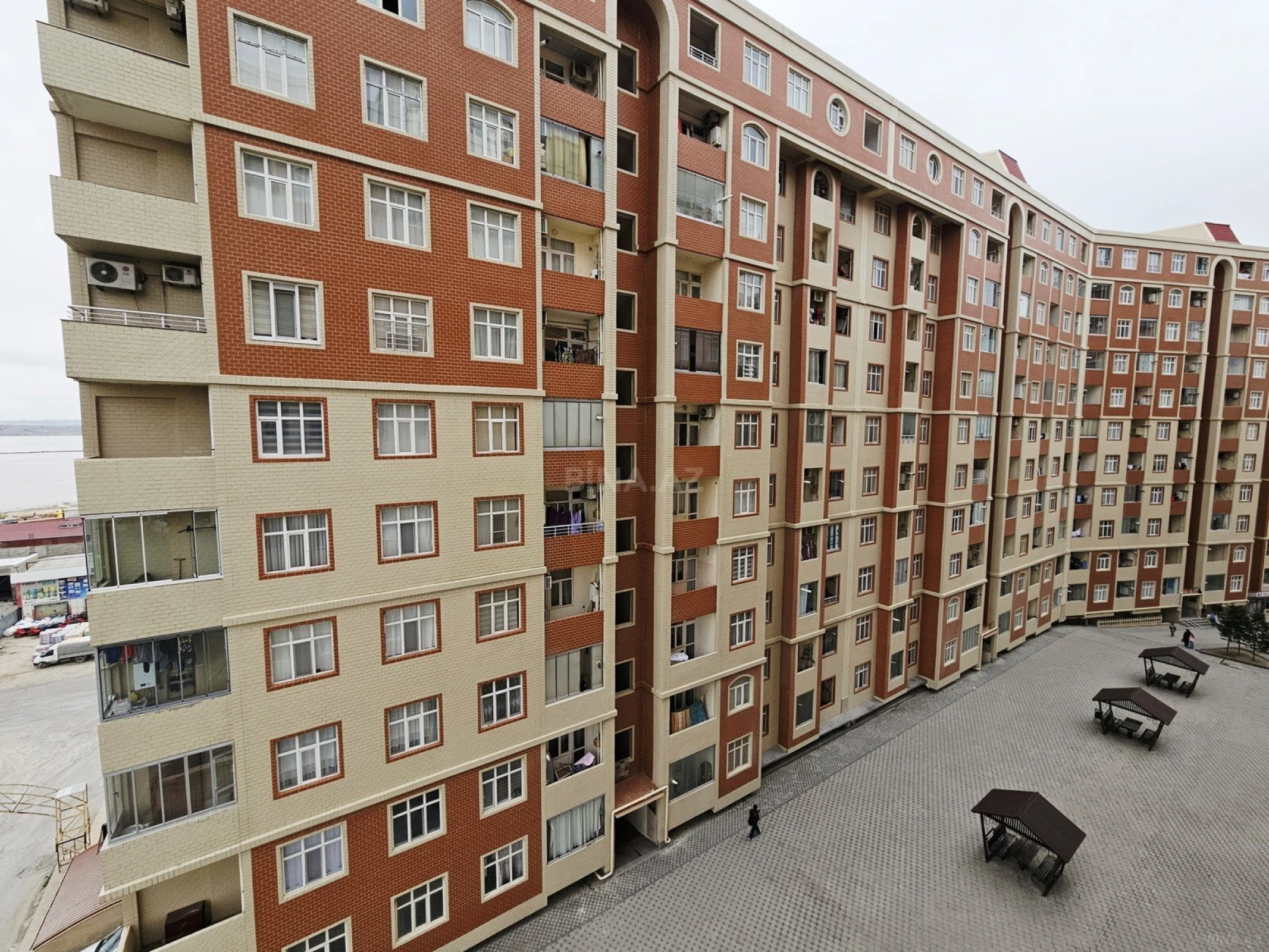 Satılır 3 otaqlı mənzil 90 m²