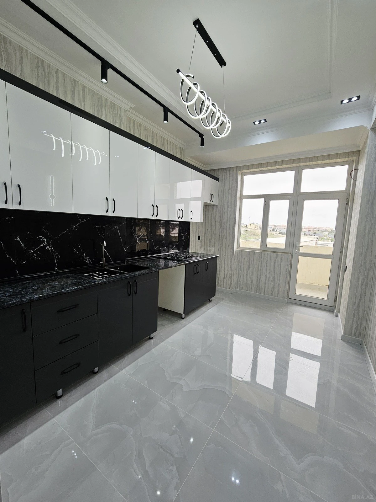 Satılır 3 otaqlı mənzil 90 m²