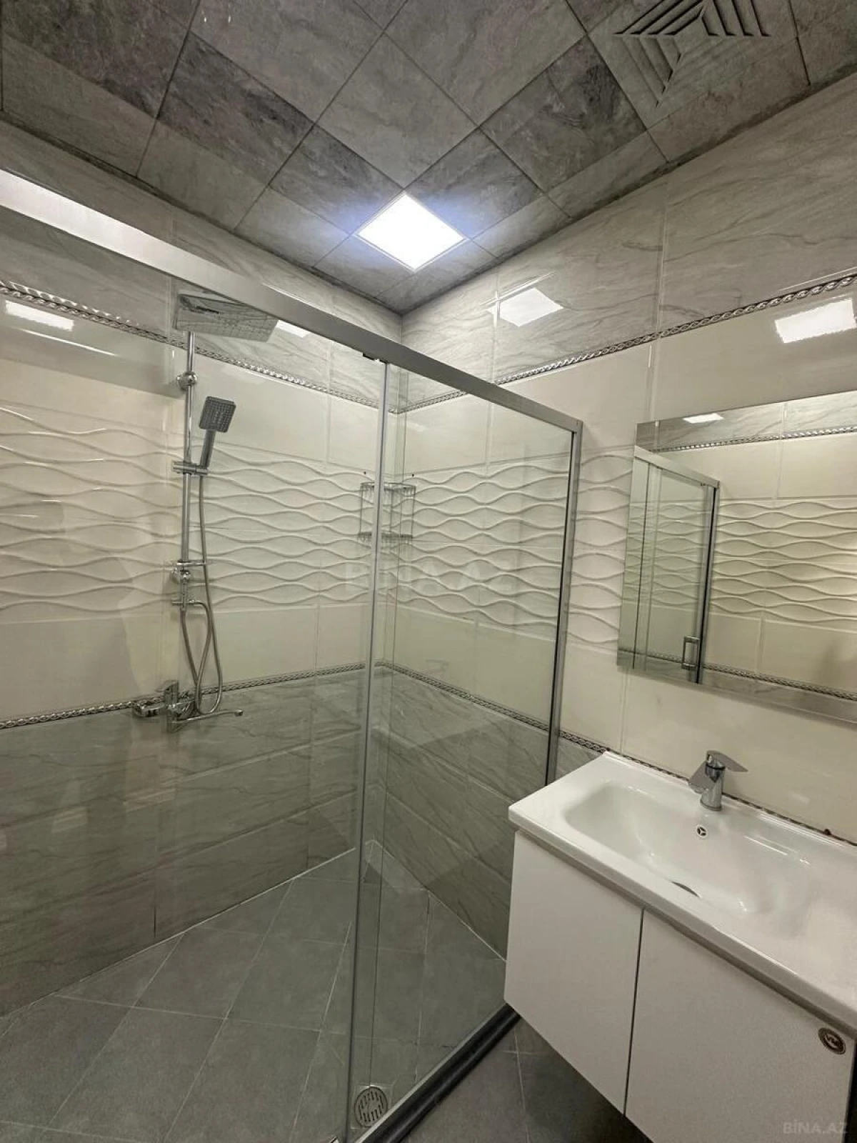 Satılır 2 otaqlı mənzil 60 m²