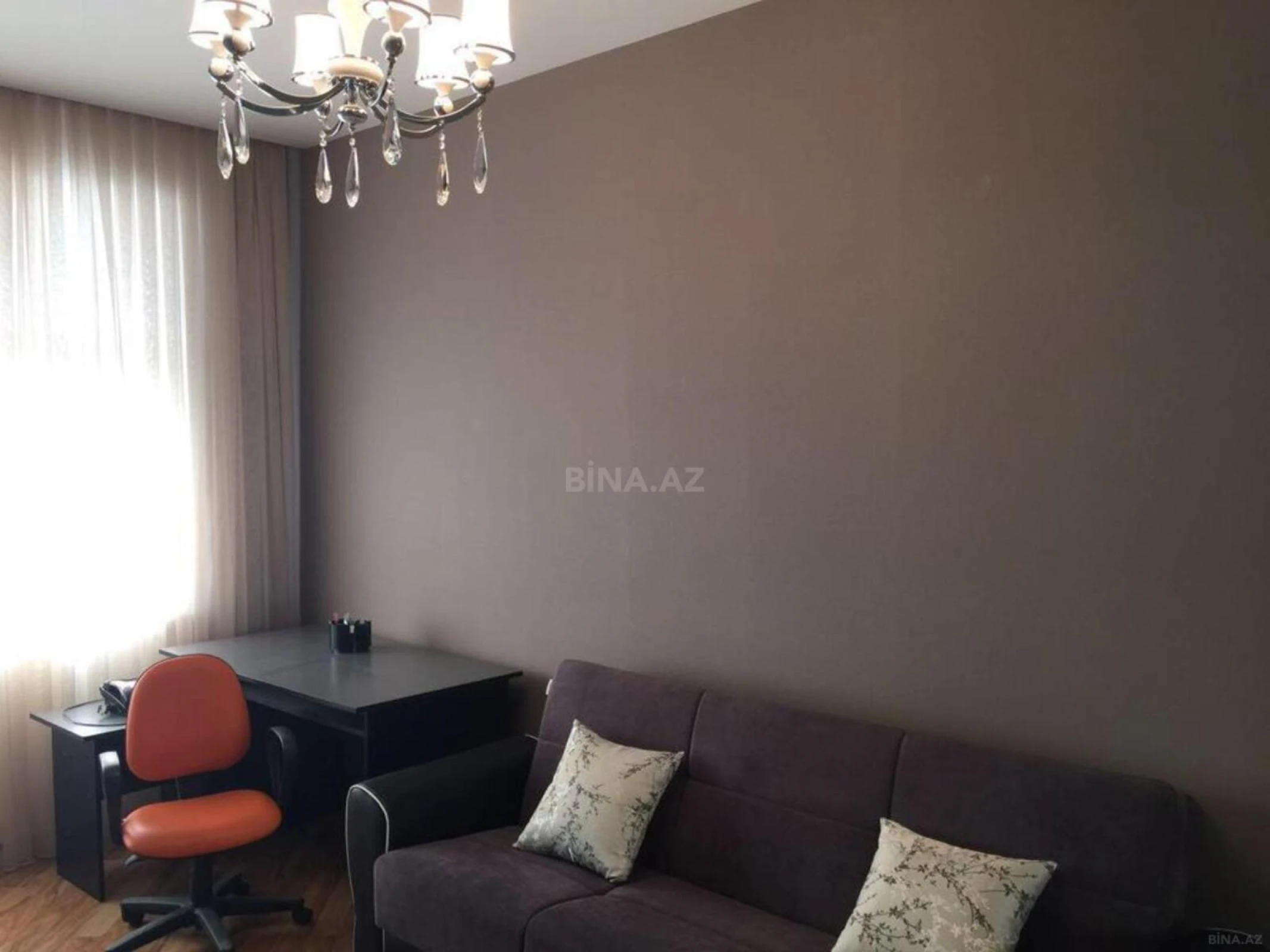 Kirayə verilir 4 otaqlı mənzil 180 m²