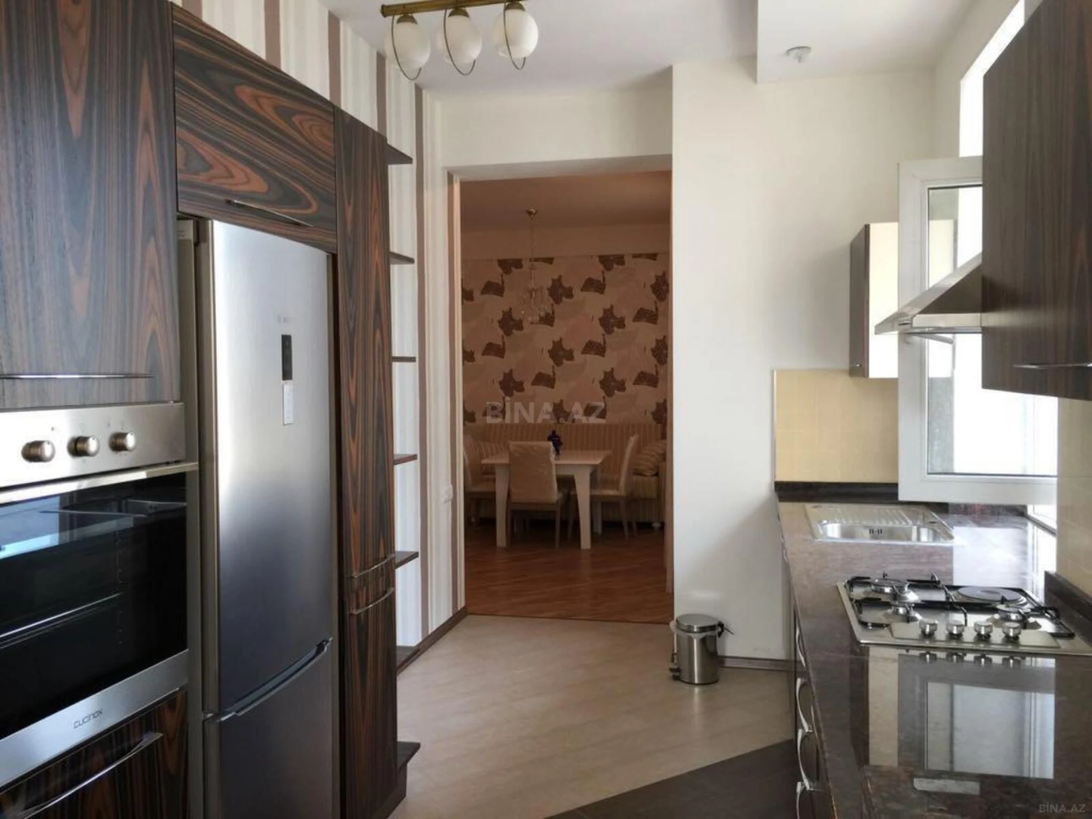 Kirayə verilir 4 otaqlı mənzil 180 m²