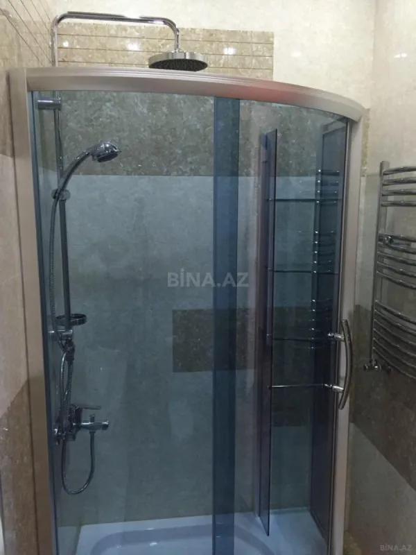 Kirayə verilir 4 otaqlı mənzil 180 m²