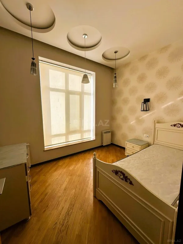 Kirayə verilir 4 otaqlı mənzil 147 m²