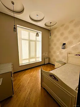 Kirayə verilir 4 otaqlı mənzil 147 m²
