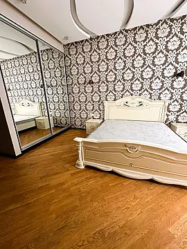 Kirayə verilir 4 otaqlı mənzil 147 m²