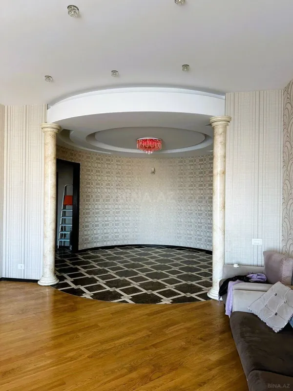 Kirayə verilir 4 otaqlı mənzil 147 m²