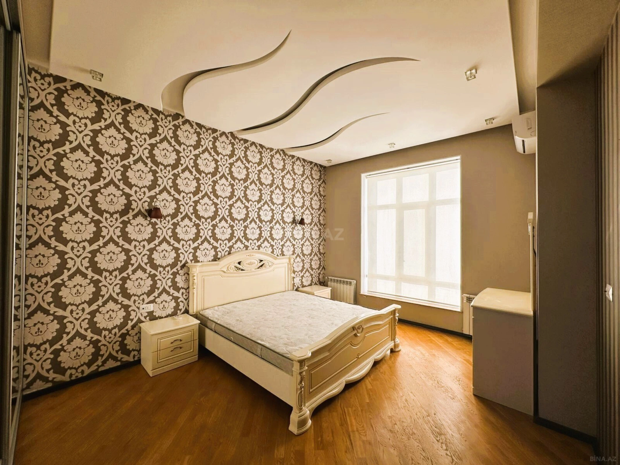 Kirayə verilir 4 otaqlı mənzil 147 m²