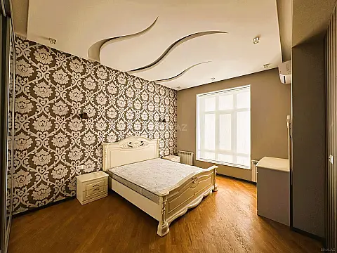 Kirayə verilir 4 otaqlı mənzil 147 m²