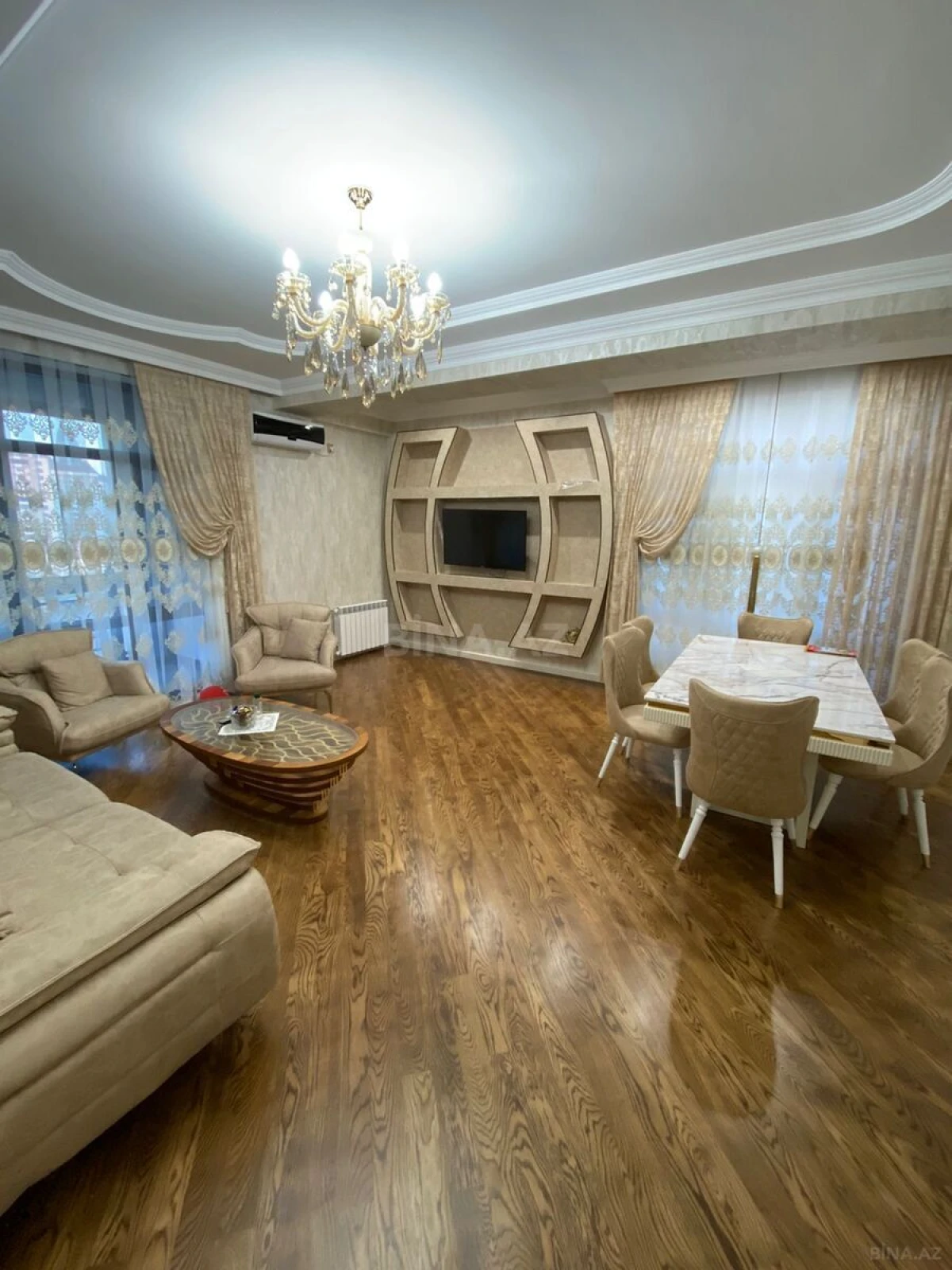 Kirayə verilir 3 otaqlı mənzil 140 m²