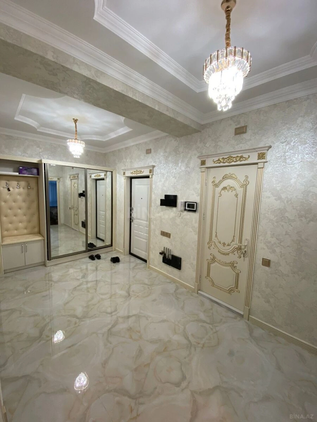 Kirayə verilir 3 otaqlı mənzil 140 m²