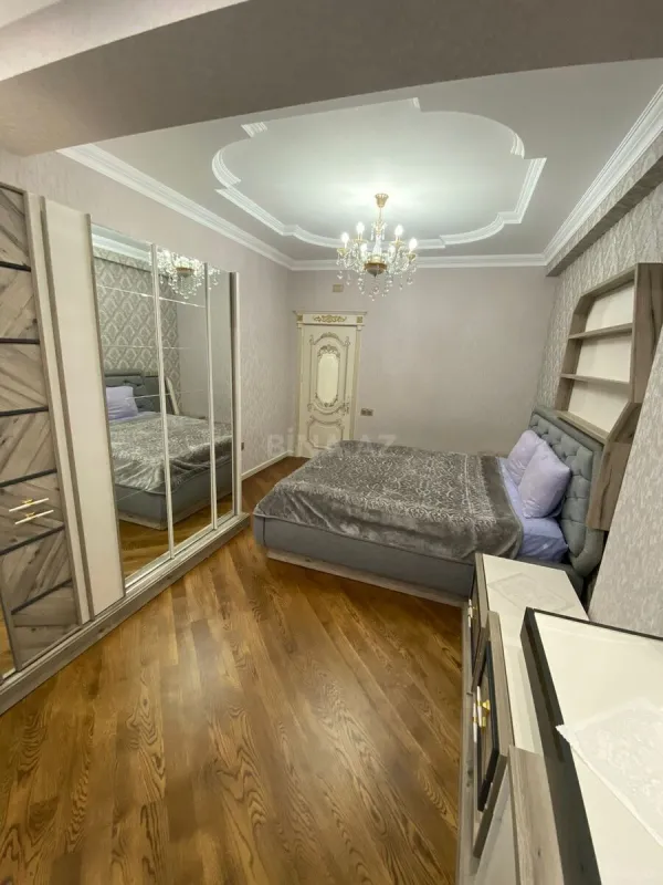 Kirayə verilir 3 otaqlı mənzil 140 m²