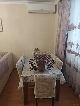 Kirayə verilir 2 otaqlı mənzil 85 m²