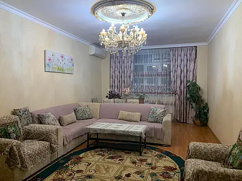 Kirayə verilir 2 otaqlı mənzil 85 m²