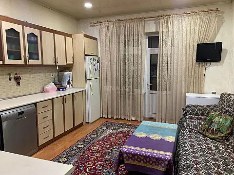 Kirayə verilir 2 otaqlı mənzil 85 m²