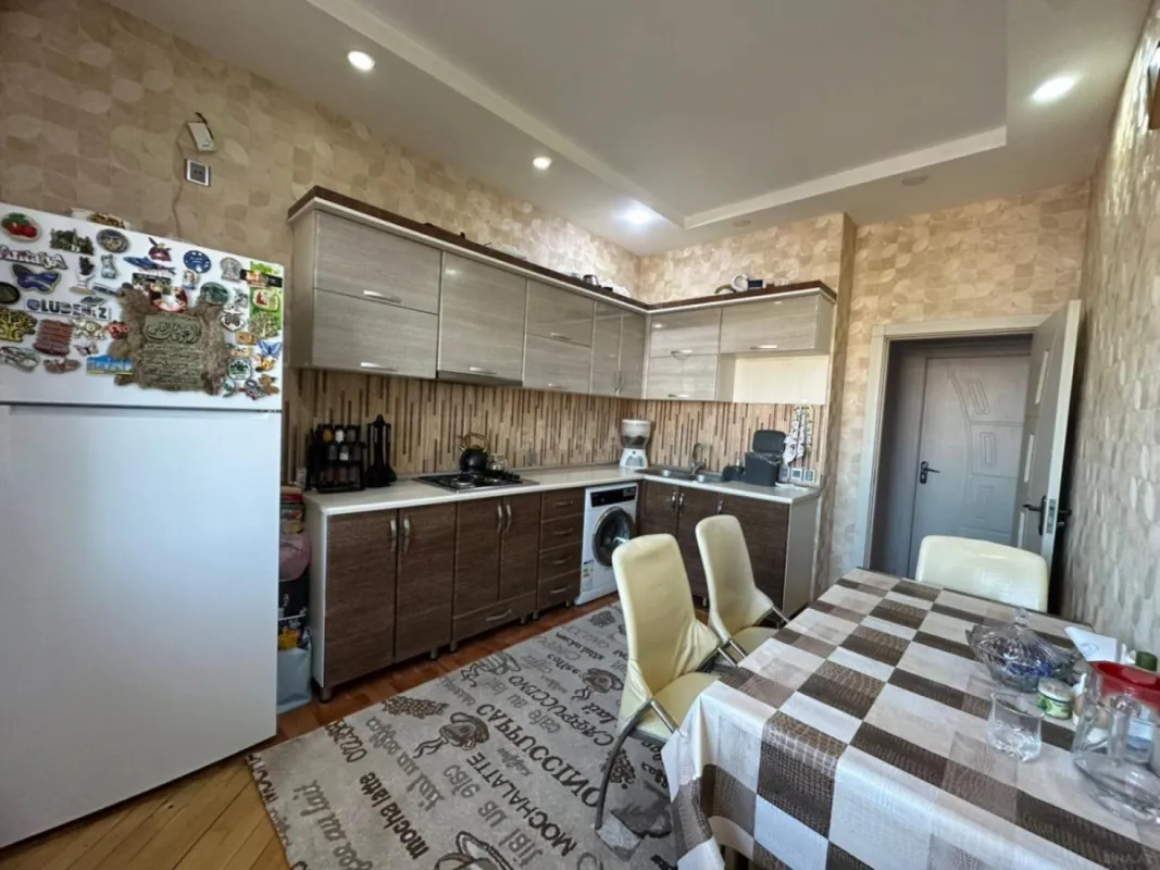 Satılır 3 otaqlı mənzil 111 m²