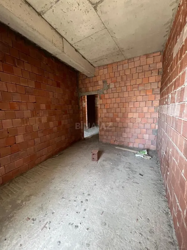 Satılır 2 otaqlı mənzil 93 m²