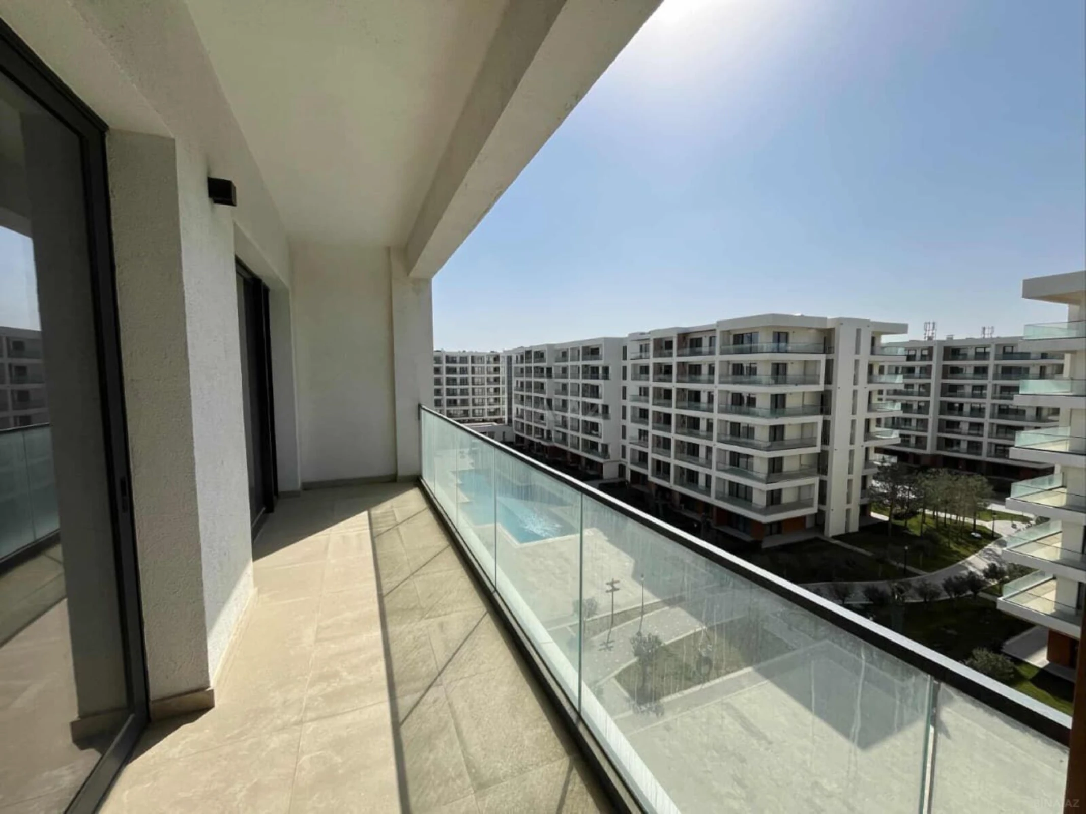 Kirayə verilir 3 otaqlı mənzil 160 m²