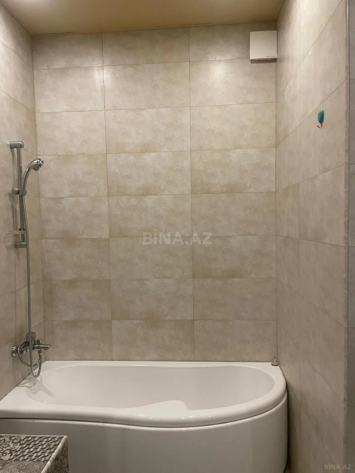 Kirayə verilir 4 otaqlı mənzil 130 m²