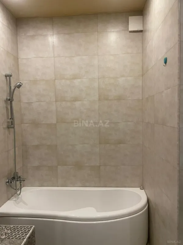 Kirayə verilir 4 otaqlı mənzil 130 m²