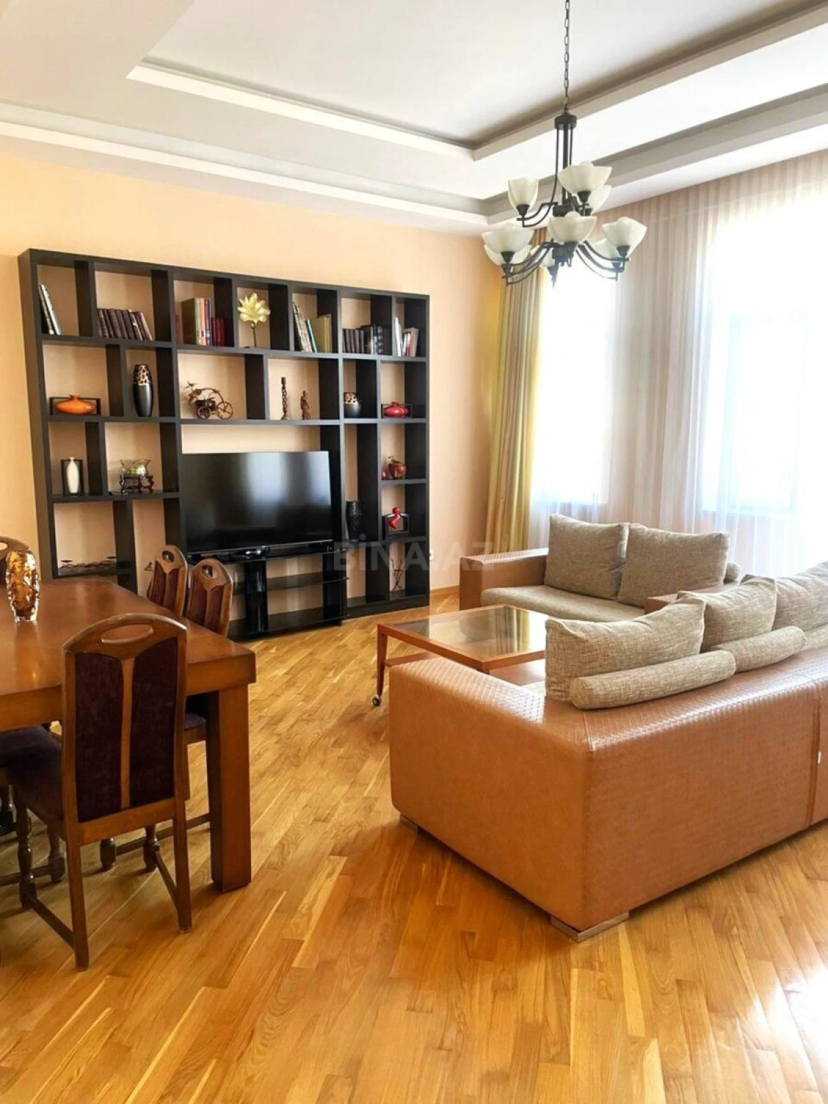Kirayə verilir 4 otaqlı mənzil 130 m²