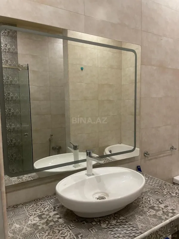 Kirayə verilir 4 otaqlı mənzil 130 m²