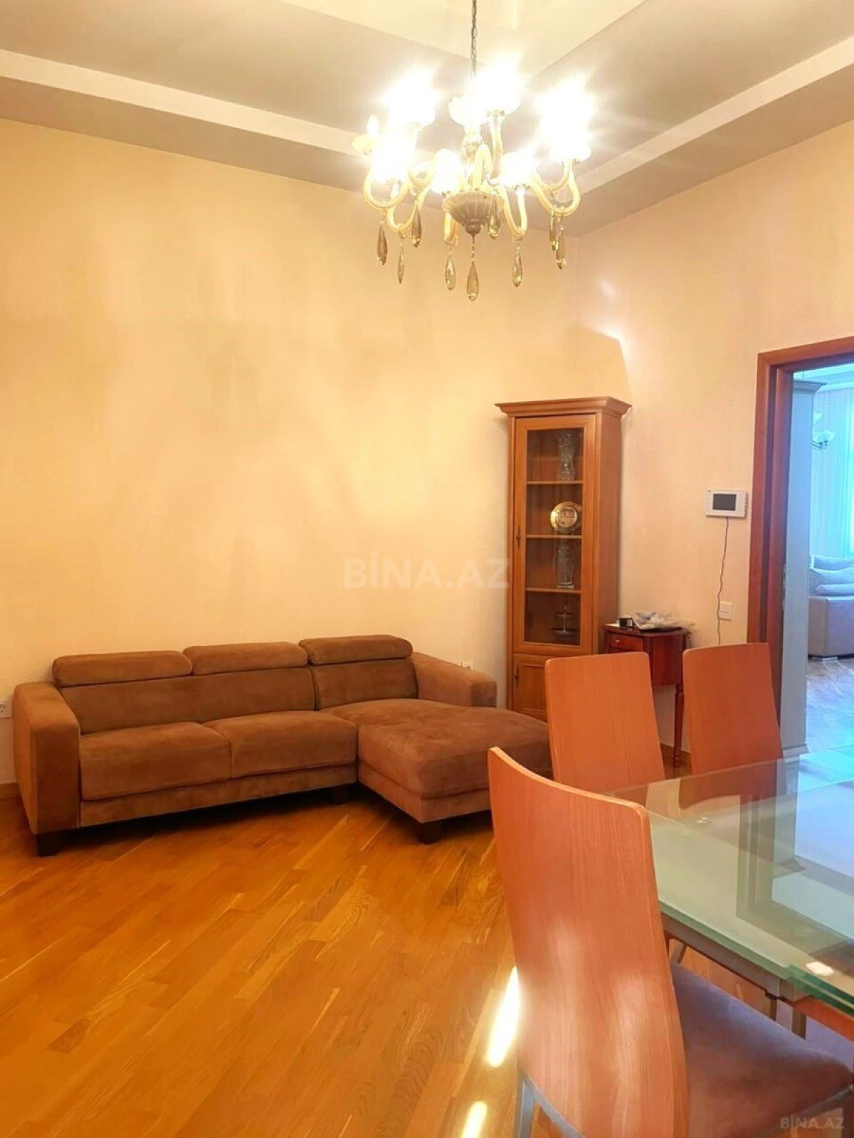 Kirayə verilir 4 otaqlı mənzil 130 m²