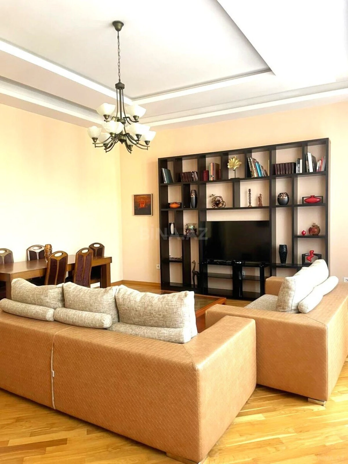 Kirayə verilir 4 otaqlı mənzil 130 m²