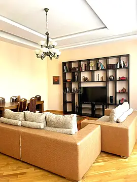 Kirayə verilir 4 otaqlı mənzil 130 m² — Bakı 4 otaq 130.00 m²
