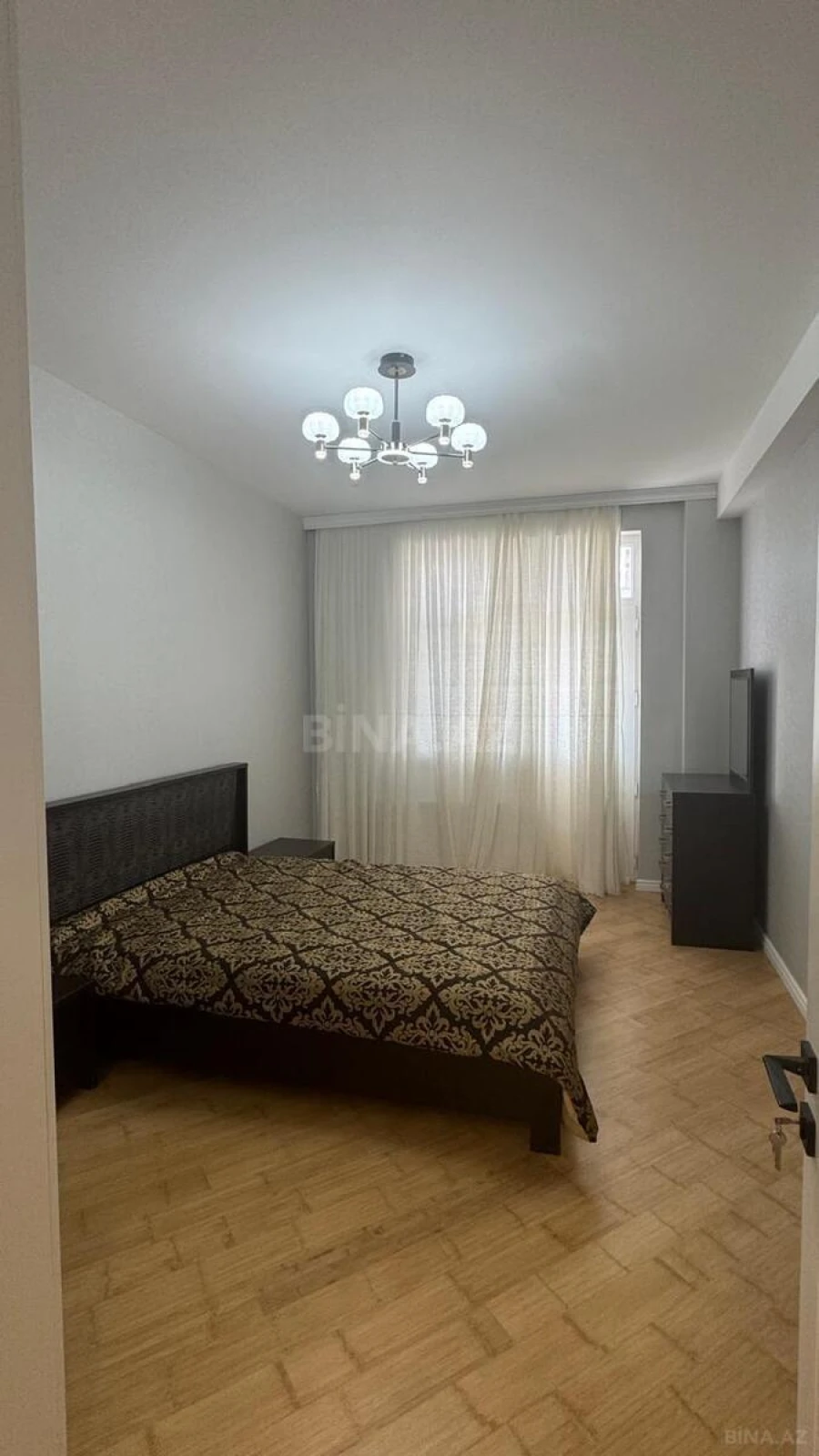 Kirayə verilir 3 otaqlı mənzil 120 m²