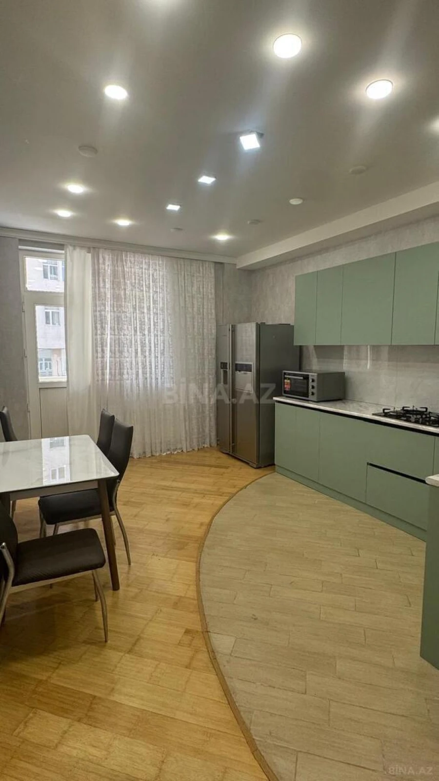 Kirayə verilir 3 otaqlı mənzil 120 m²