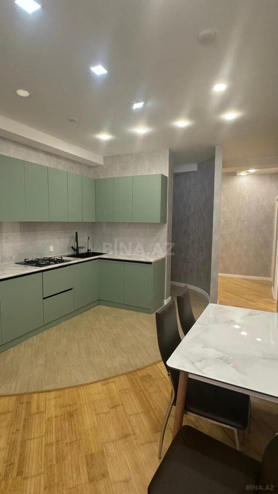 Kirayə verilir 3 otaqlı mənzil 120 m²