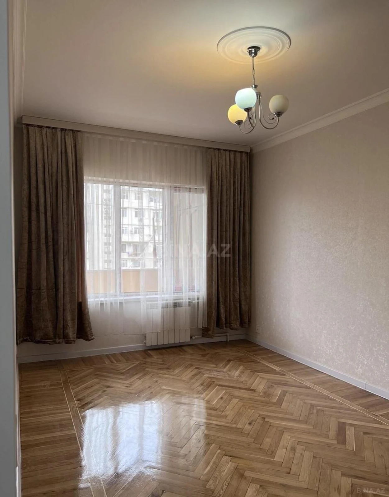Satılır 4 otaqlı mənzil 100 m²